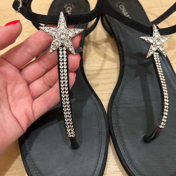 Chanel - Picture 2 of 4